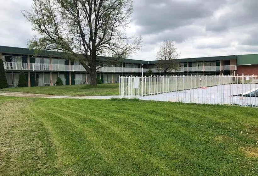 Отель Budget Host Inn