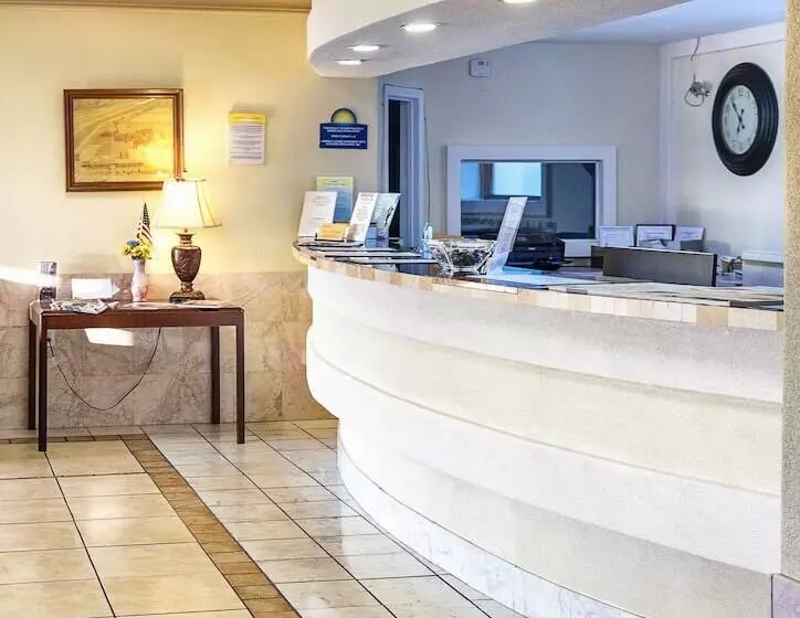 Отель Budget Host Inn