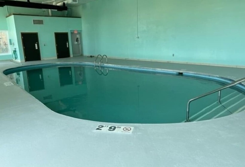 בית מלון כפרי Posh Inn & Suites