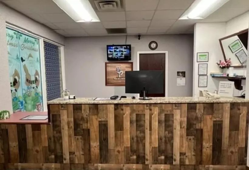 Отель Posh Inn & Suites