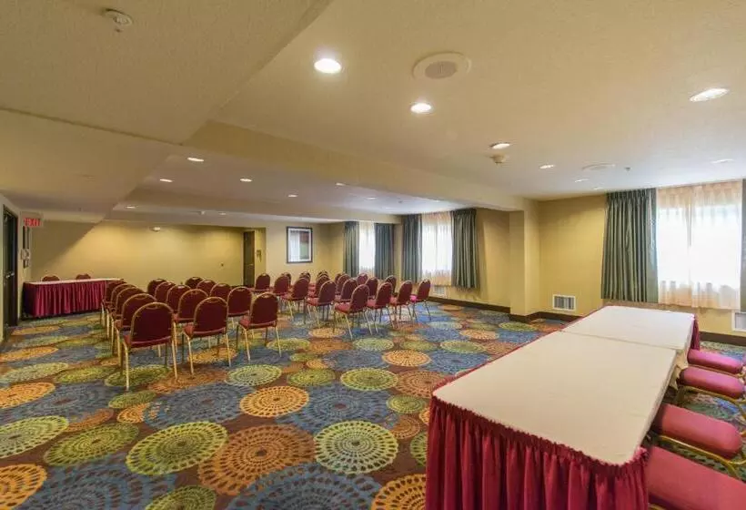 ホテル Holiday Inn Express Portland East   Columbia Gorge, An Ihg
