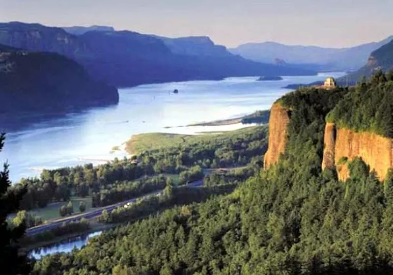 ホテル Holiday Inn Express Portland East   Columbia Gorge, An Ihg