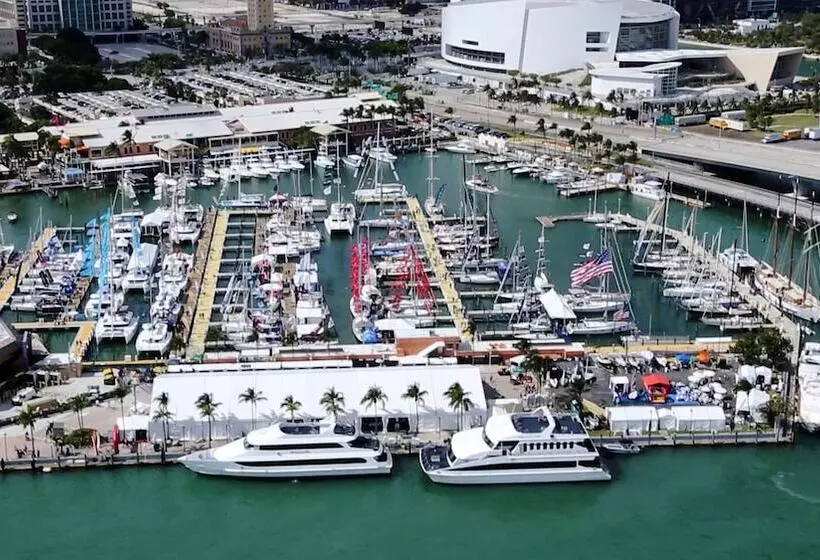 호텔 Holiday Inn Miami West Airport Area, An Ihg