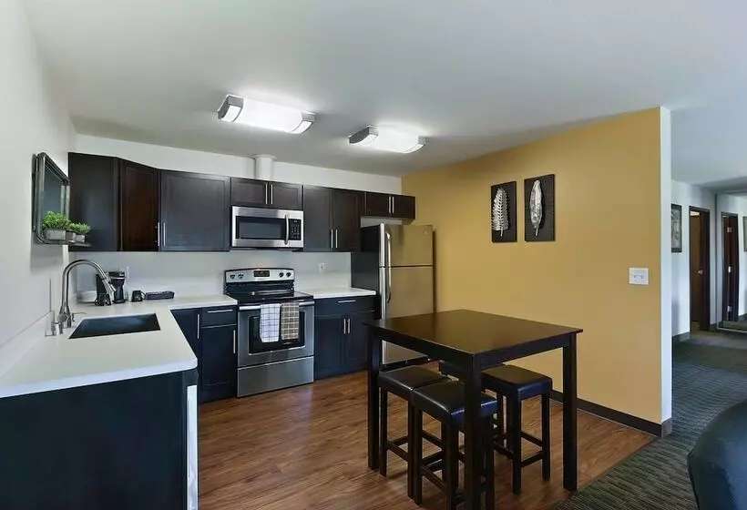 هتل Oxford Suites Yakima