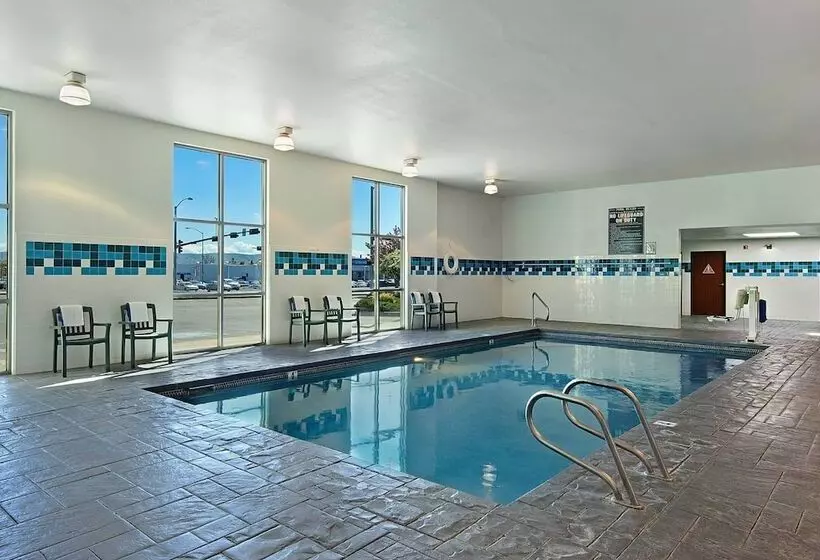 هتل Oxford Suites Yakima