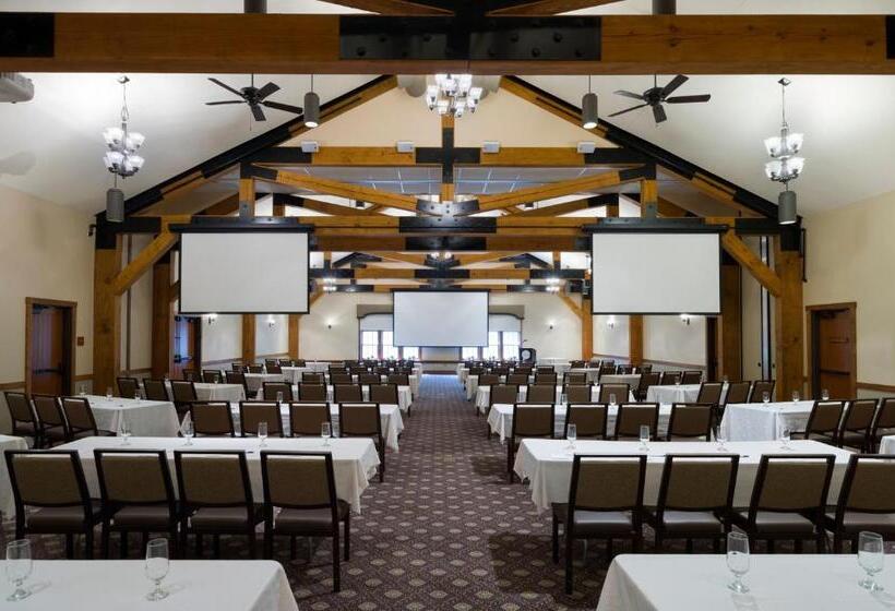 Отель Pine Barn Inn