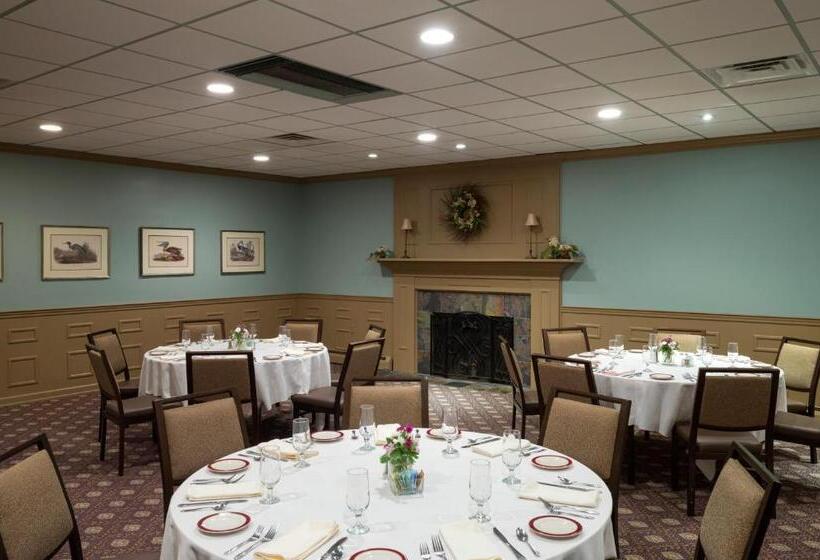 Отель Pine Barn Inn