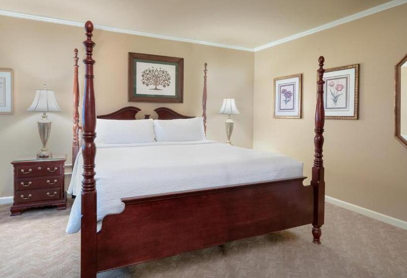 Отель Pine Barn Inn