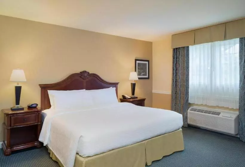 酒店 Pine Barn Inn