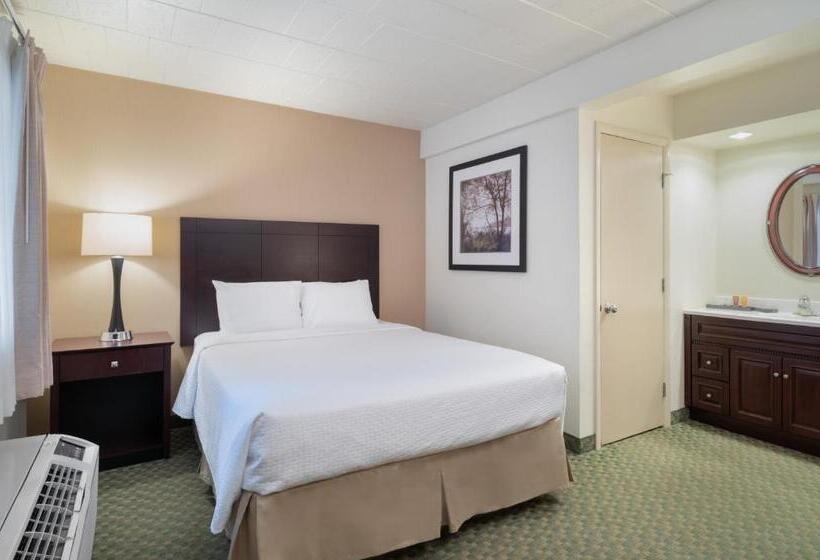 Отель Pine Barn Inn