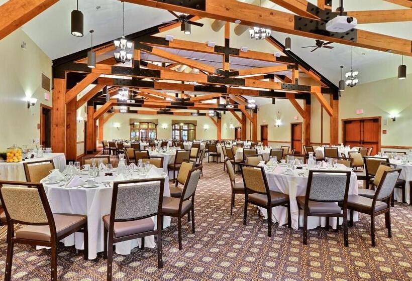 Отель Pine Barn Inn