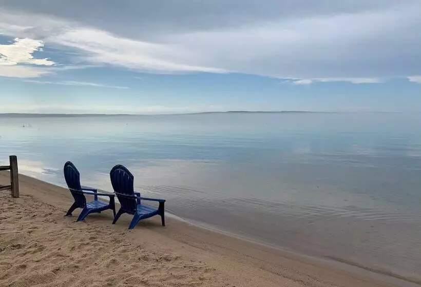 호텔 Pointes North Beachfront Resort