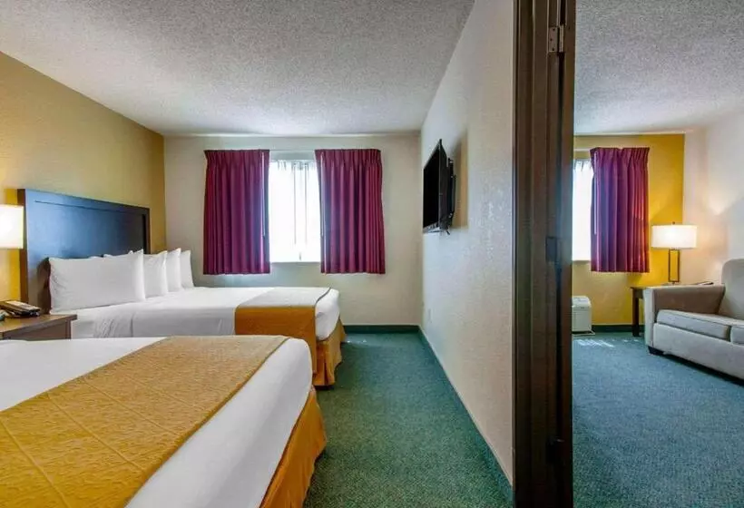 בית מלון כפרי Quality Inn & Suites