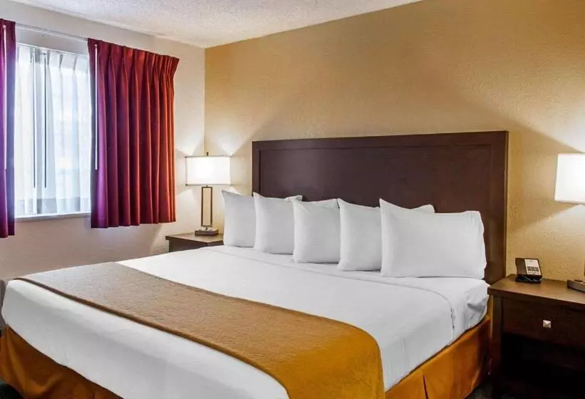 בית מלון כפרי Quality Inn & Suites