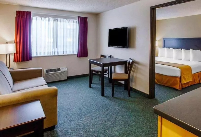 בית מלון כפרי Quality Inn & Suites