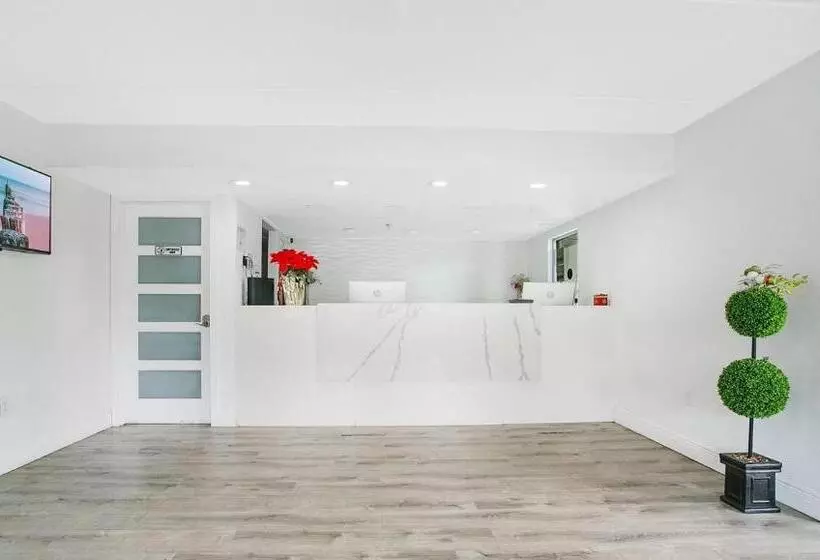 호텔 Home 1 Suites Extended Stay Kissimmee