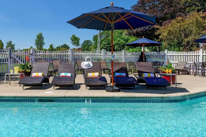 Port Inn And Suites Portsmouth, Ascend Hotel Collection