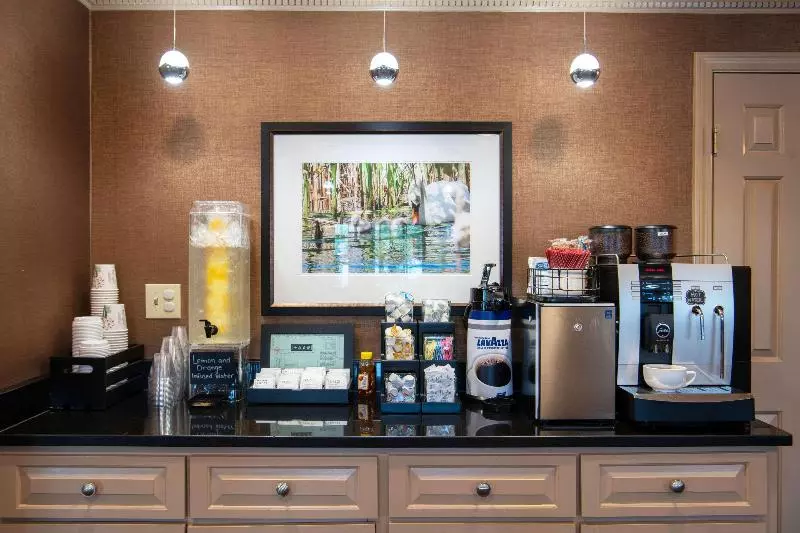 Port Inn And Suites Portsmouth, Ascend Hotel Collection