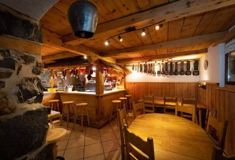 ユースホステル Chez Gaby 1670