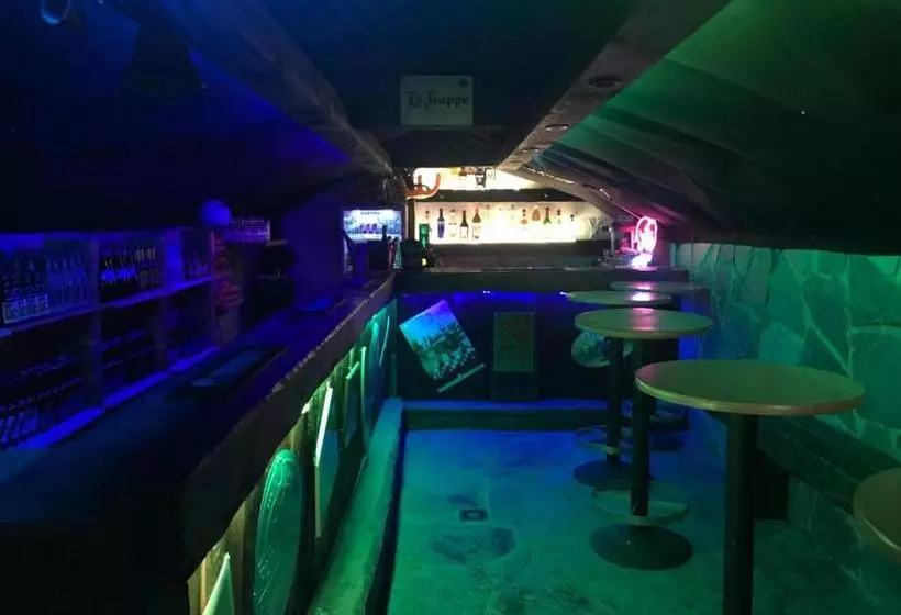 ユースホステル Chez Gaby 1670