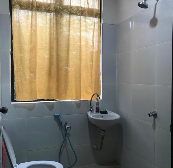 בית מלון כפרי Madina 2 Kota Bharu