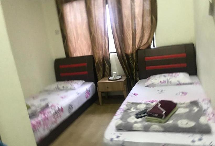 בית מלון כפרי Madina 2 Kota Bharu
