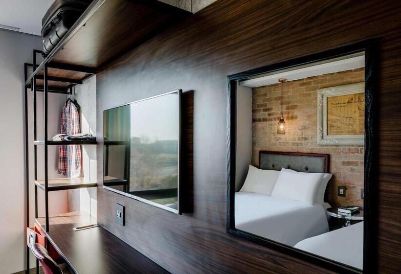 Отель Perte At Montecasino