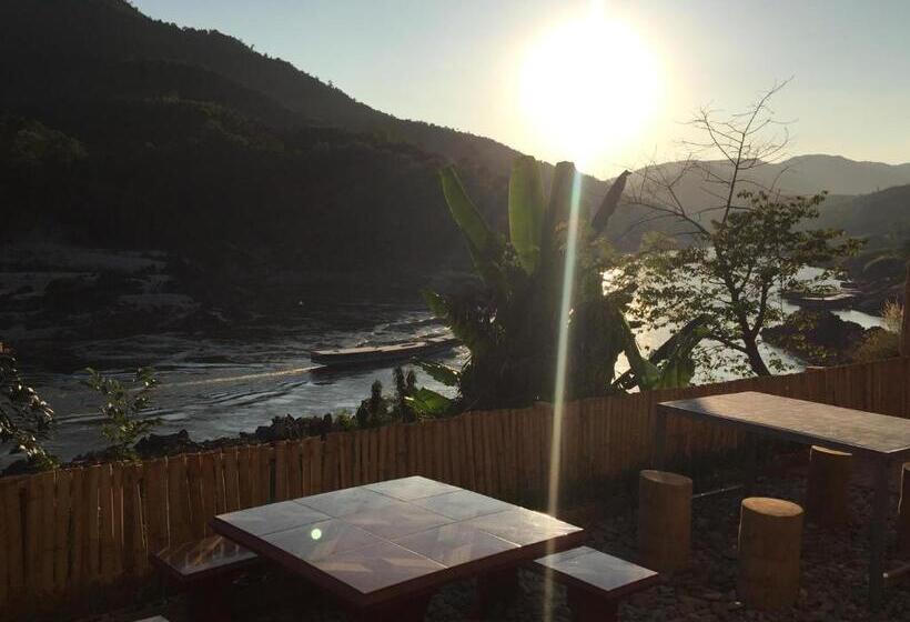 Mekong Backpackers Pakbeng