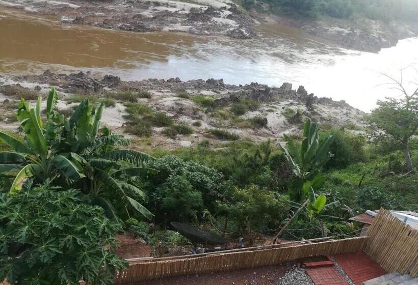 Mekong Backpackers Pakbeng