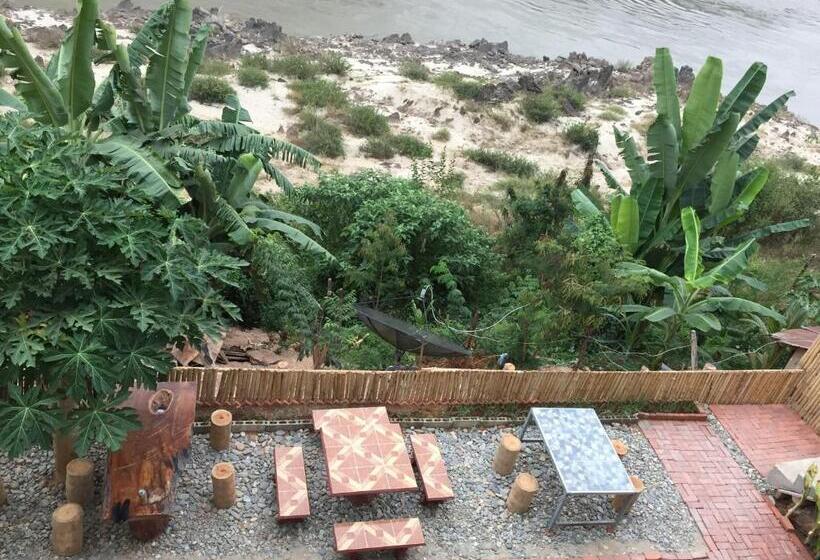 Mekong Backpackers Pakbeng