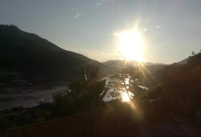 Mekong Backpackers Pakbeng