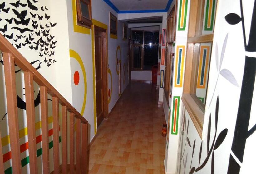 ユースホステル La Vaca India Manali