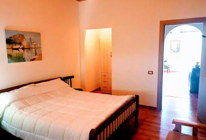 پانسیون Castlehouse