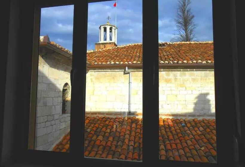 پانسیون Castlehouse