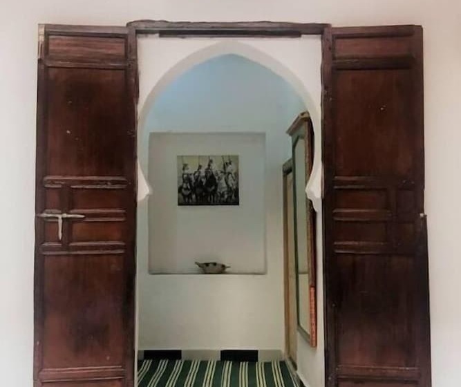 Auberge Riad Buena Vista Hostel