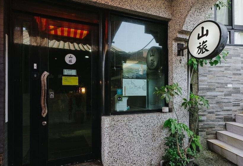 تختخواب و صبحانه Mountain Traveler Inn