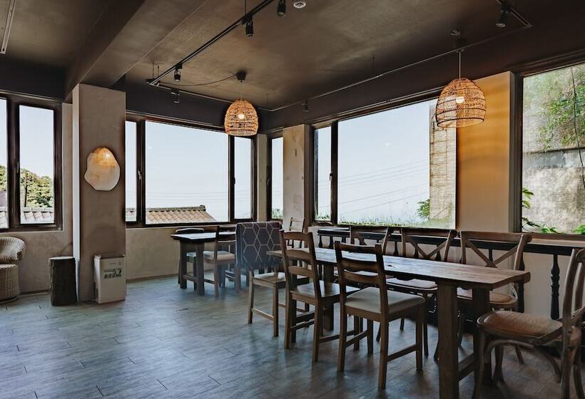 تختخواب و صبحانه Mountain Traveler Inn