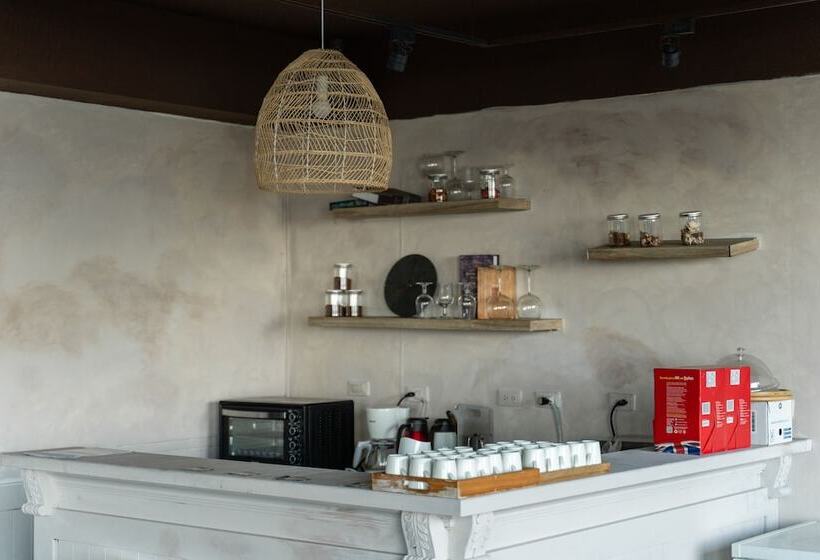 تختخواب و صبحانه Mountain Traveler Inn