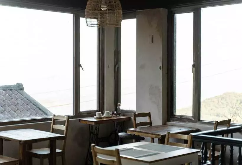 تختخواب و صبحانه Mountain Traveler Inn