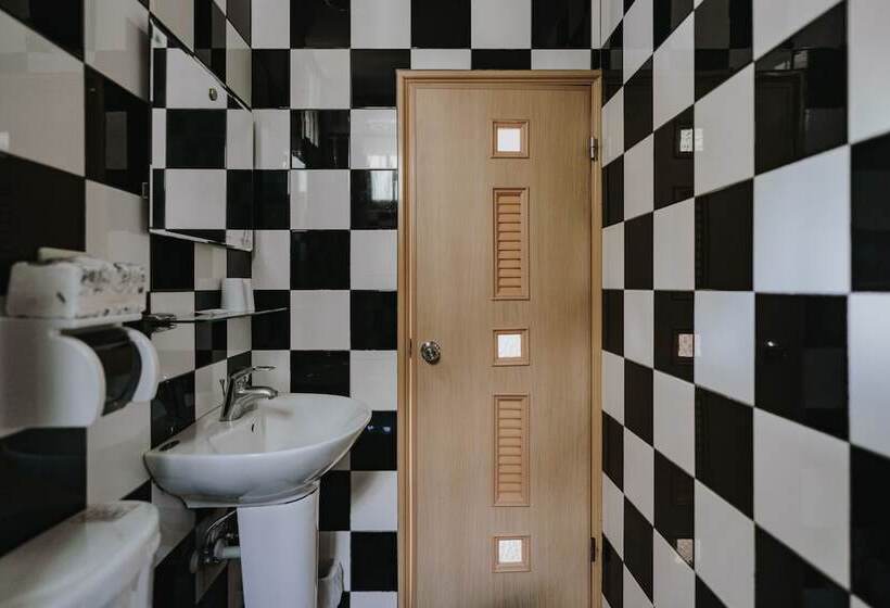 تختخواب و صبحانه Mountain Traveler Inn