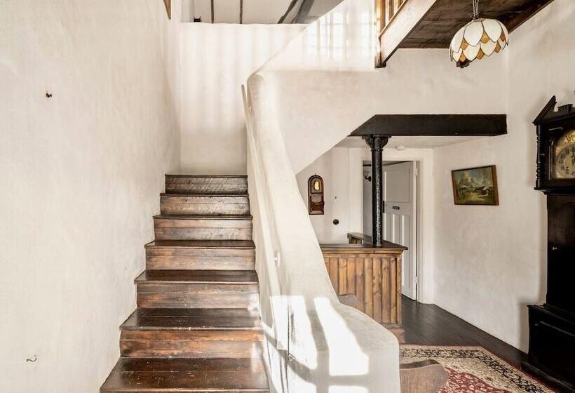 مبيت وإفطار Rosehill House