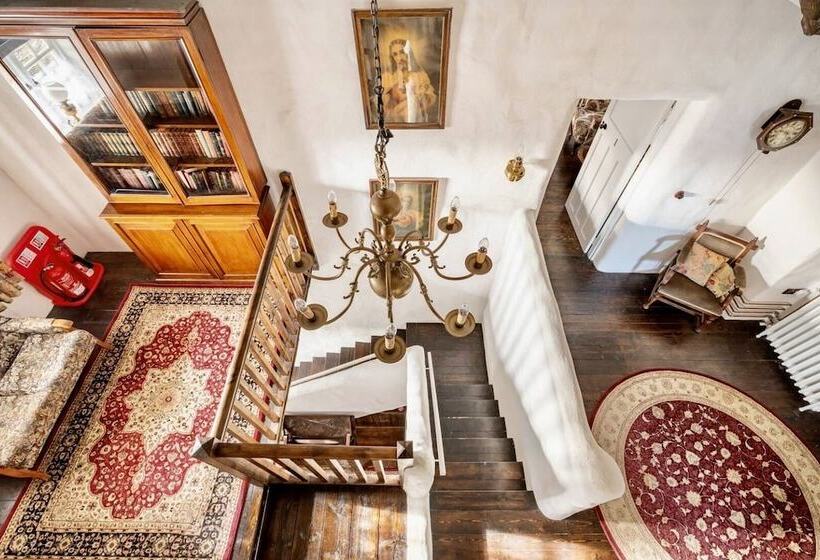 مبيت وإفطار Rosehill House