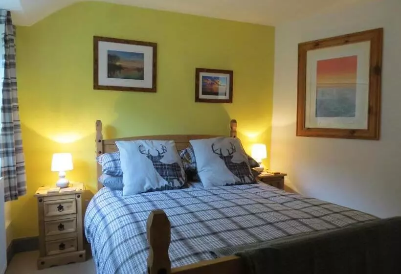 Aamiaismajoitus (B&B) Yr Hen Farcdy