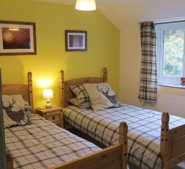 مبيت وإفطار Yr Hen Farcdy