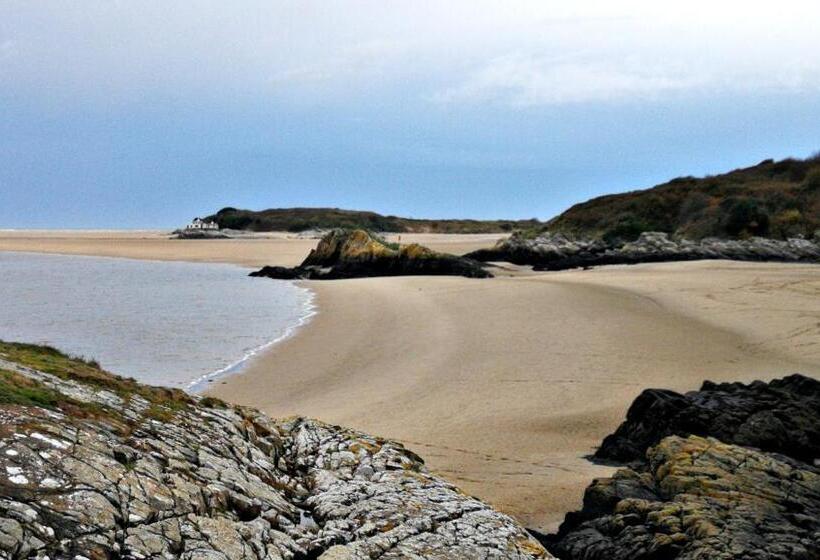 مبيت وإفطار Yr Hen Farcdy