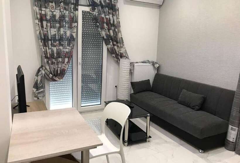 Filippou 13 Luxury Aprts With Balcony