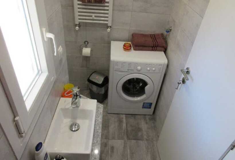 Filippou 13 Luxury Aprts With Balcony