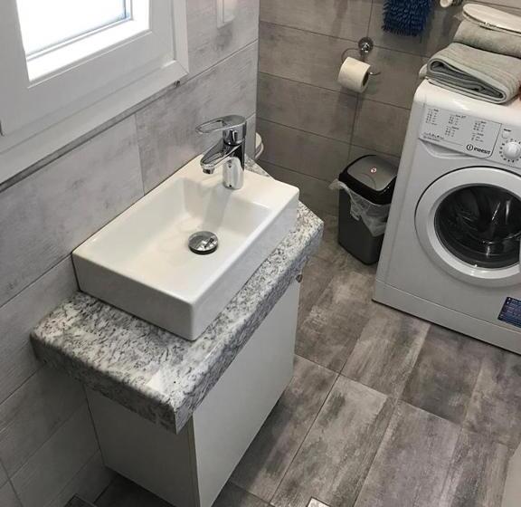 Filippou 13 Luxury Aprts With Balcony