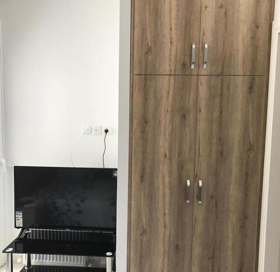 Filippou 13 Luxury Aprts With Balcony