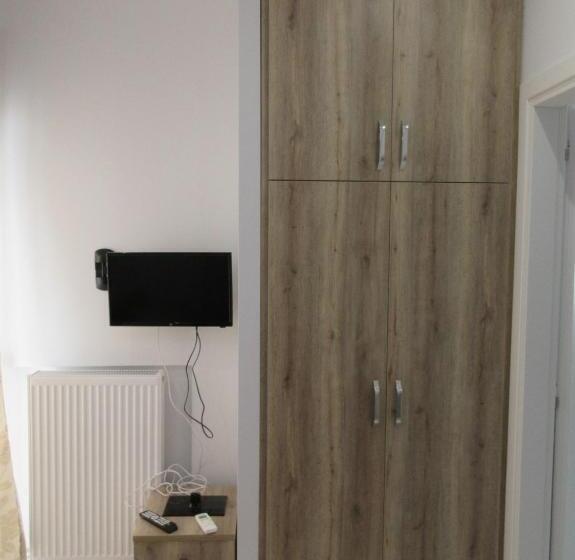 Filippou 13 Luxury Aprts With Balcony